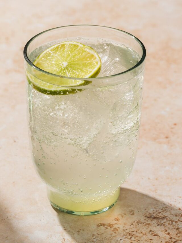 EWL-8034981-lowest-calorie-alcoholic-drinks-05-Ranch-Water-a199fbb5e83045dba6217f5a64c4e6b3